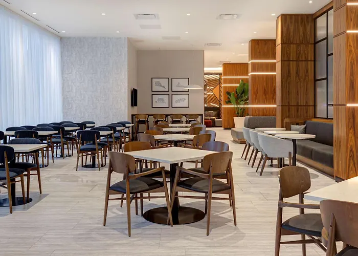 Homewood Suites By Hilton Montreal Downtown