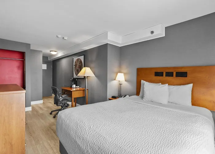 Ramada Plaza By Wyndham Montreal Hotel